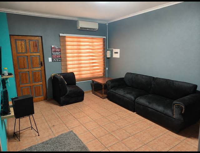 2 BEDROOM TOWNHOUSE FOR SALE IN OOS EINDE